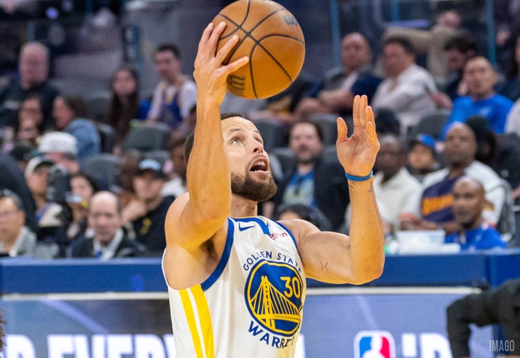 Stephen Curry has finally returned to action during the Golden State Warriors' NBA game against the Rockets