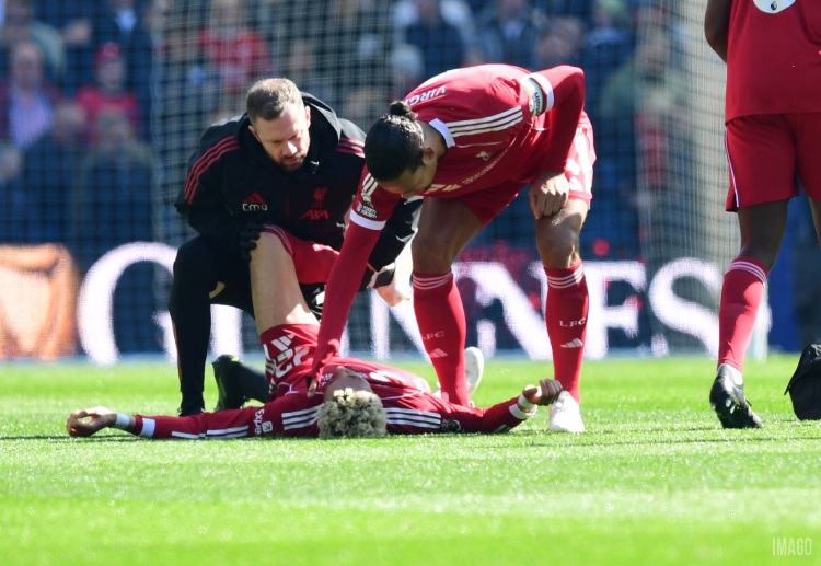 သူ့ကို ပရီးမီးယားလိဂ် ကလပ် အာဆင်နယ်နဲ့ ဘေယန်မြူးနစ်တို့ ကလည်း ပစ်မှတ်ထားနေပါတယ်။