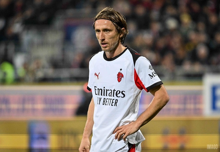 လာလီဂါ ကလပ်ဟာ တိုနီ ကရူးစ်နဲ့ လူကာမိုဒရစ်တို့ ထွက်ခွာသွားပြီးနောက် ကျန်ရစ်ခဲ့တဲ့ ကွင်းလယ် ဟာကွက်ကို ဖြည့်ဆည်းဖို့ လိုအပ်နေတာပါ။