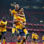 西甲联赛 半场补时关键时刻，阿尔方·冈萨雷斯建功，帮助黄潜以2比0领先。