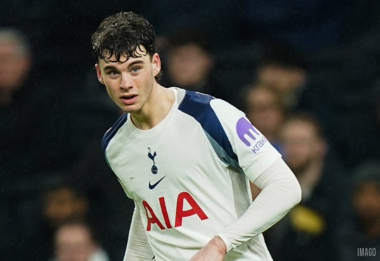 အလက်ဆစ် မက်အယ်လစ္စတာ ဒီနွေရာသီမှာ အသင်း ကနေ ထွက်ခွာသွားနိုင်တဲ့ အပေါ် ပရီးမီးယားလိဂ် ကလပ် လစ်ဗာပူးလ်က စိုးရိမ်မှုတွေ ရှိနေပါတယ်။