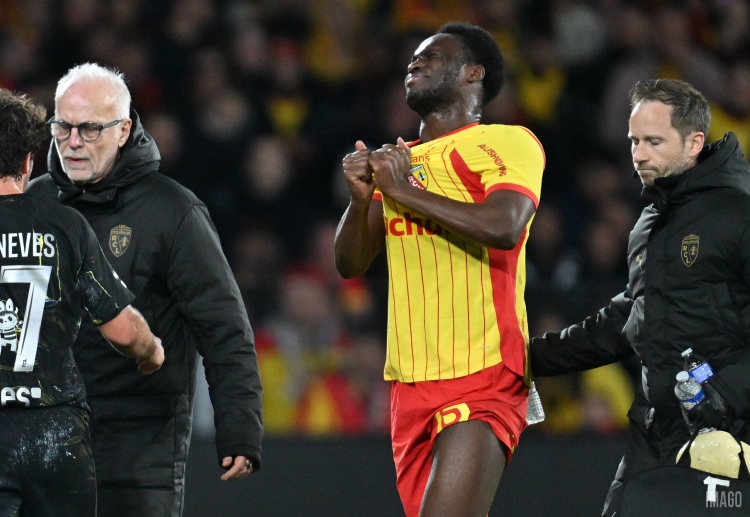 Samson Baidoo pode desfalcar o RC Lens no início da temporada 2026-27 da Ligue 1 após sofrer uma lesão